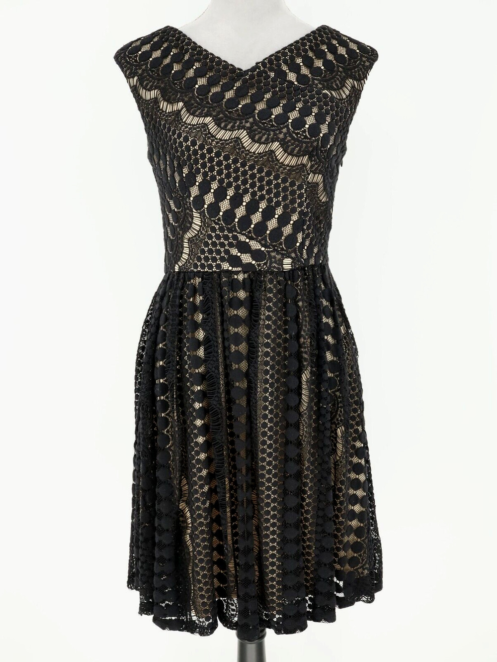 Betsey Johnson Dress Womens 4 Black Lace Beige Lined Side Zip Fit n Flare Party